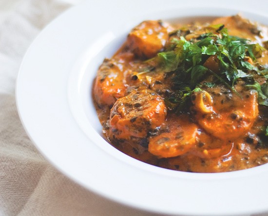 Warzywne curry ze słodkimi ziemniakami, ciecierzycą i szpinakiem » Jadłonomia · wegańskie przepisy nie tylko dla wegan-image